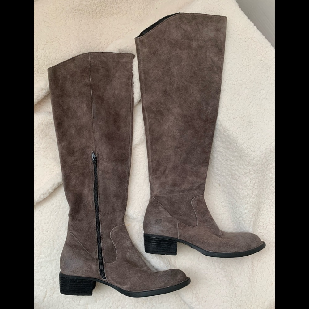 BORN women’s cricket Brown Suede Boots. SIZE 8.5 M
